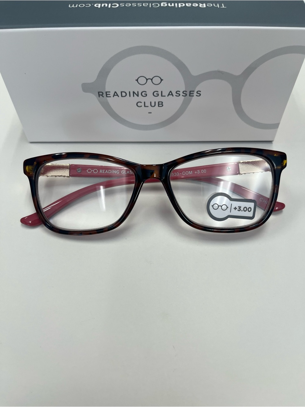 Women’s  Reading Glasses ClubTortoise Frame +3.00 Reading Glasses - Pink Temples